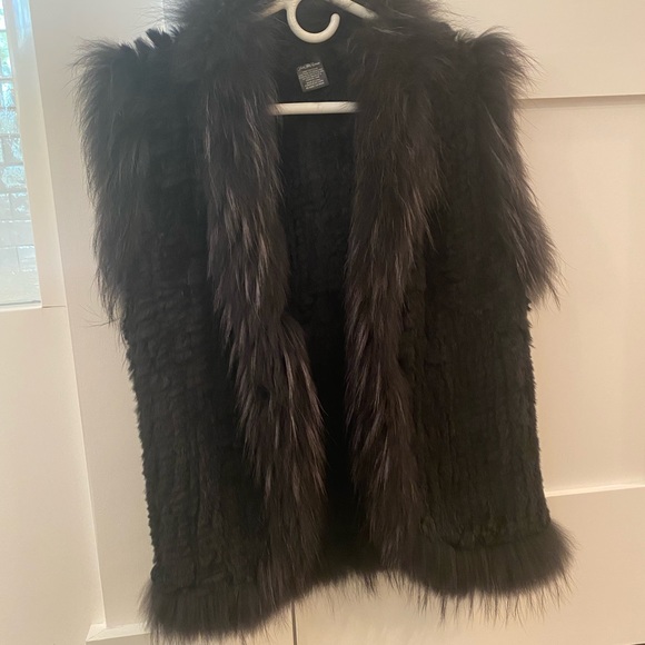 Saks fifth avenue fur vest. Black. Size S/M - Picture 10 of 13